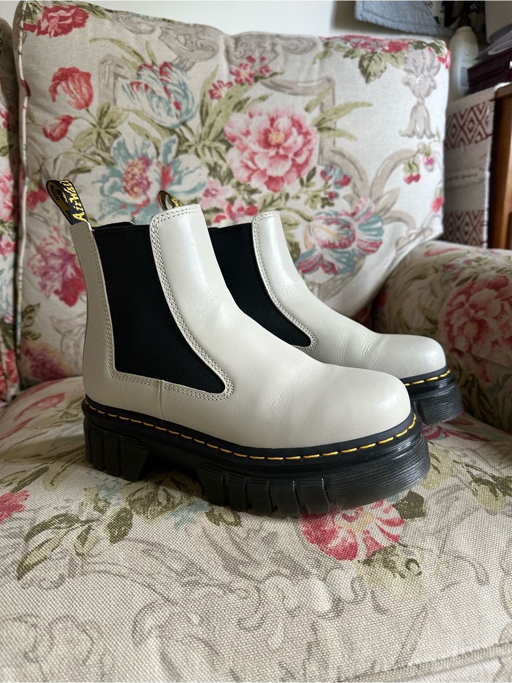 Dr. Martens White Chelsea Boots with Black Elastic Panels - Picture 3 of 8